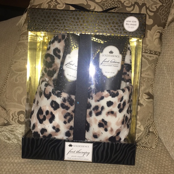 🐾 NWT Goldessence Foot Therapy Gift Set - Picture 7 of 8